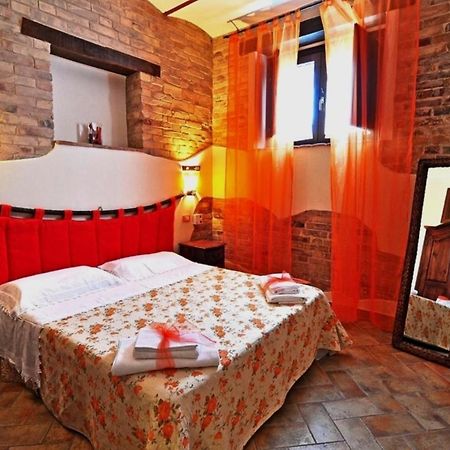 Cossignano Agriturismo Galanti מראה חיצוני תמונה